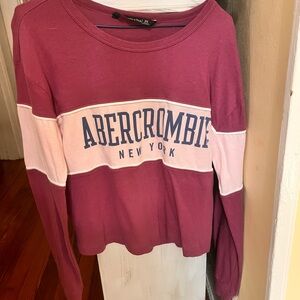 Abercrombie & Fitch Purple and White Crewneck